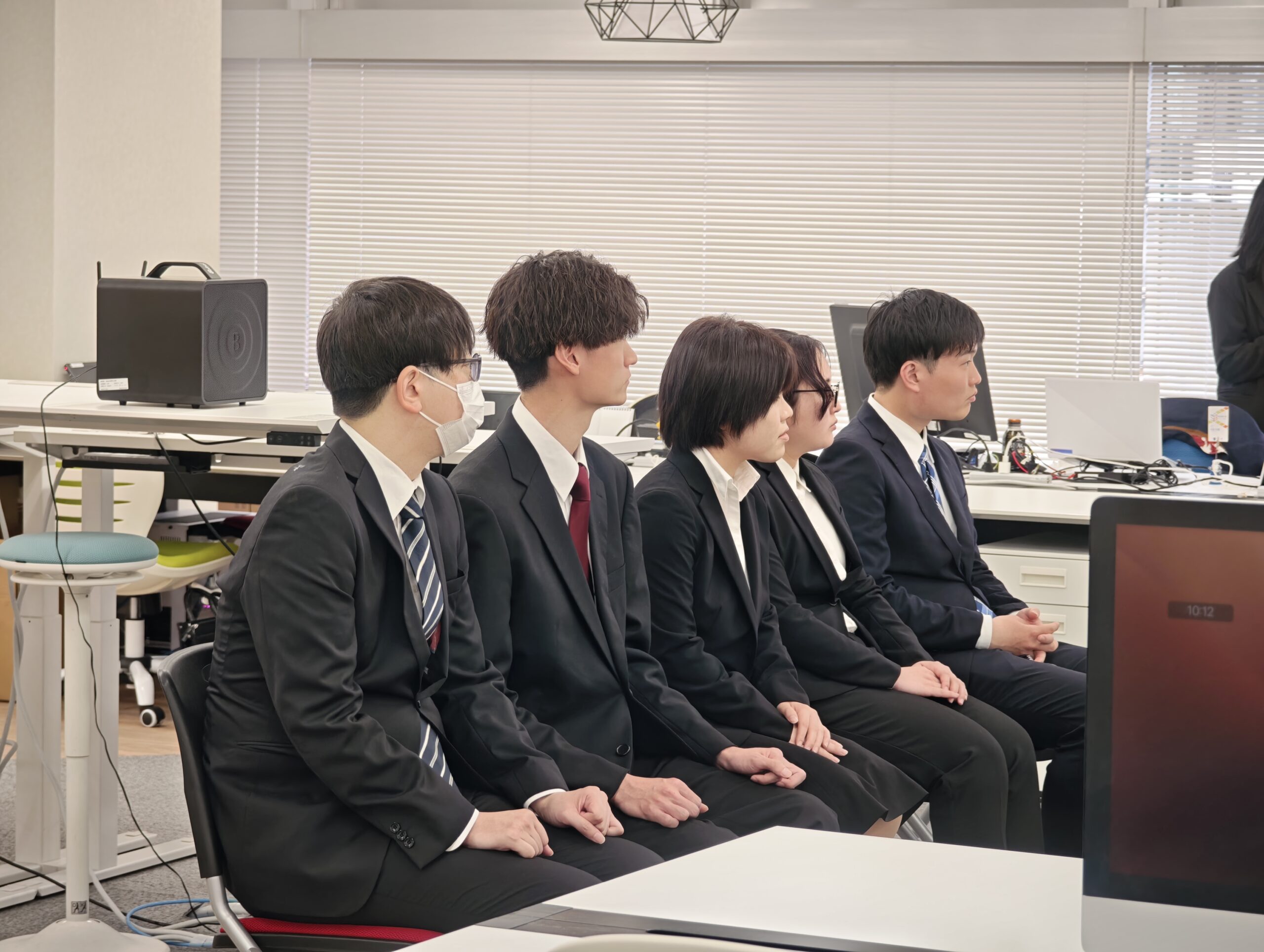 新入社員の整列画像